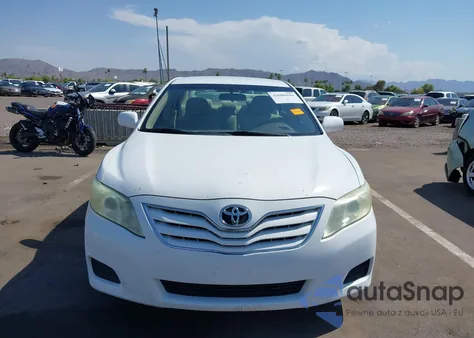 2010 Toyota Camry Le z USA, uszkodzony, nr VIN 4T1BF3EK1AU548887